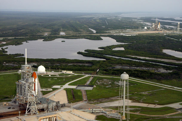 Two Shuttles wait for liftoff in 2008