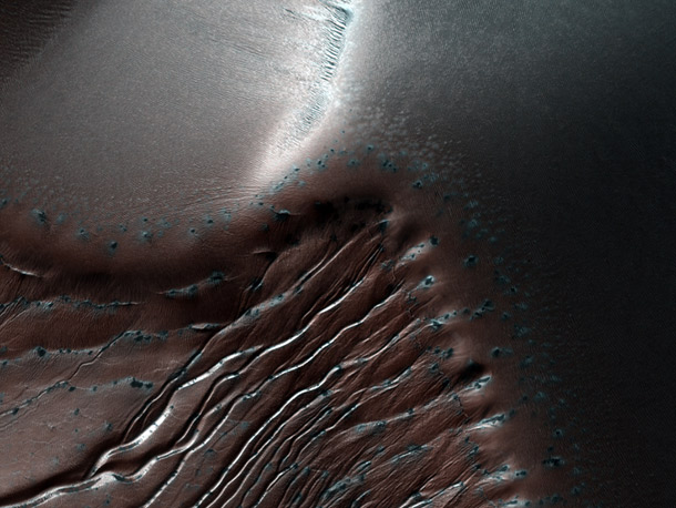 hirise_russell_gullies