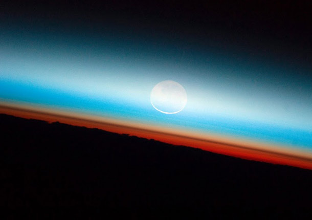 rongaran_crescent_moonset
