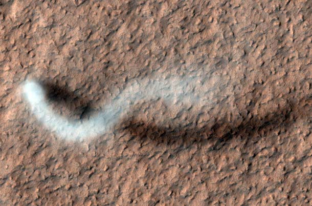 hirise_dustdevil.jpg