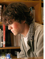 Joseph Gordon-Levitt in Brick. Click image to expand.