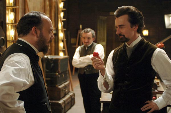Paul Giamatti and Edward Norton in The Illusionist.