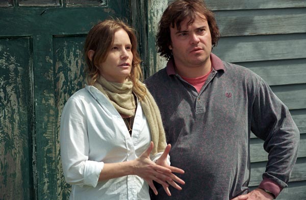 Jennifer Jason Leigh and Jack Black in Margot at the Wedding.