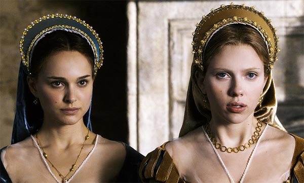 Natalie Portman and Scarlett Johansson in The Other Boleyn Girl