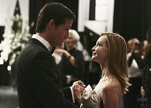 Josh Hopkins and Calista Flockhart in Brothers & Sisters.