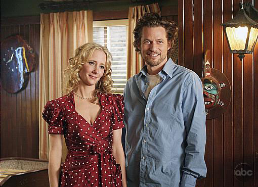 Anne Heche and James Tupper in Men in Trees.