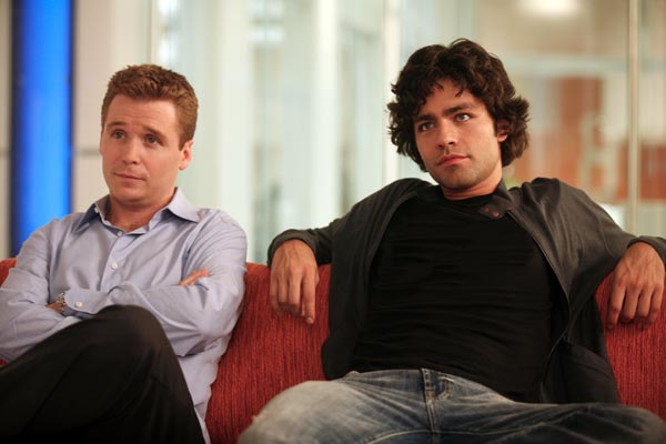 Kevin Connolly and Adrian Grenier in Entourage.