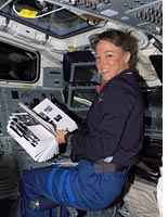 Astronaut Lisa M. Nowak. Click image to expand.