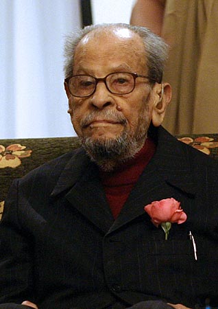 Egyptian novelist Naguib Mahfouz.