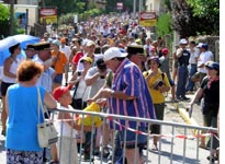 The Tour draws a decent crowd in Ax les Thermes