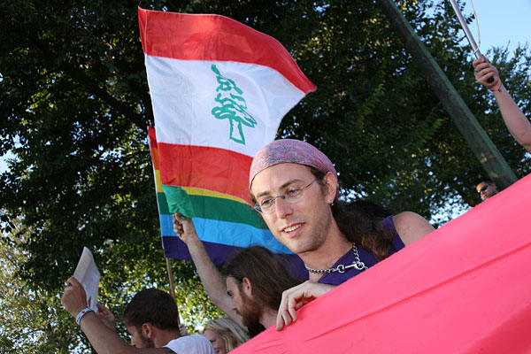 Rosza Levitsky came from the United States to protest.
