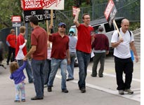 If you're on the pickets, you gotta chant
Click image to expand.