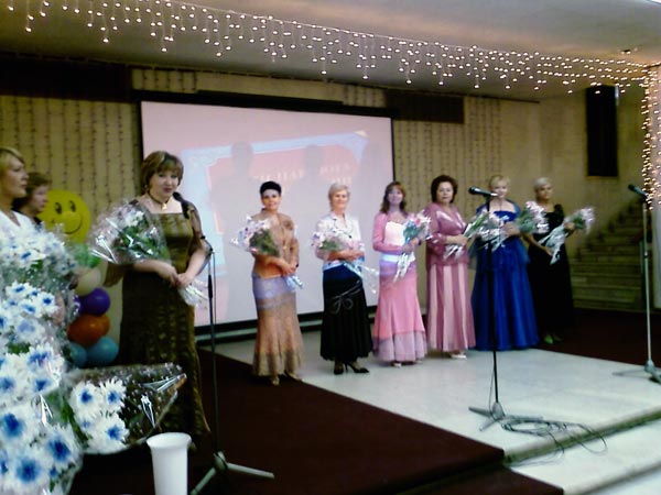 Prominent members of Ulyanovsk society use poetry to inspire women to give birth.