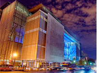 Newseum at night. Click image to expand.
