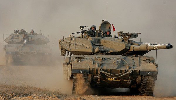 Israeli tanks make their way to the Gaza Strip.