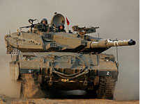 Israeli tanks make their way to the Gaza Strip
Click image to expand.
