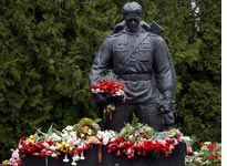 Tallin Bronze Statue. Click image to expand.