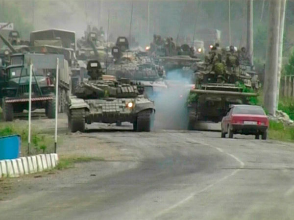 Russian tanks move toward South Ossetia's capital.