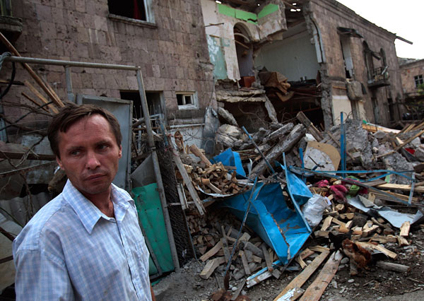 An apartment complex damaged during fighting in Gori, Georgia.