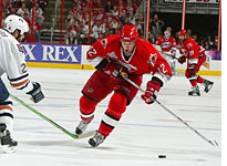 Eric Staal of the Carolina Hurricanes and Steve Staios of the Edmonton Oilers. Click image to expand.
Click image to expand.