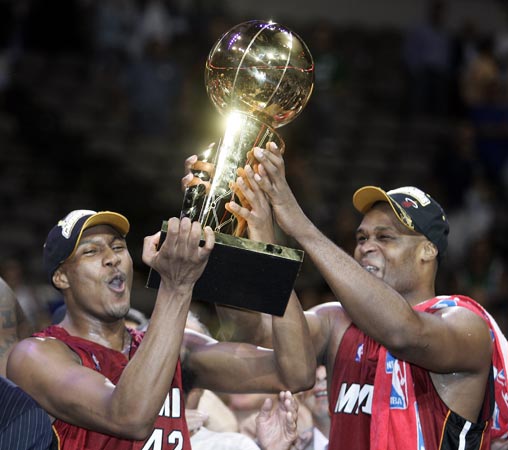 James Posey and Antoine Walker celebrate the Heat's title.