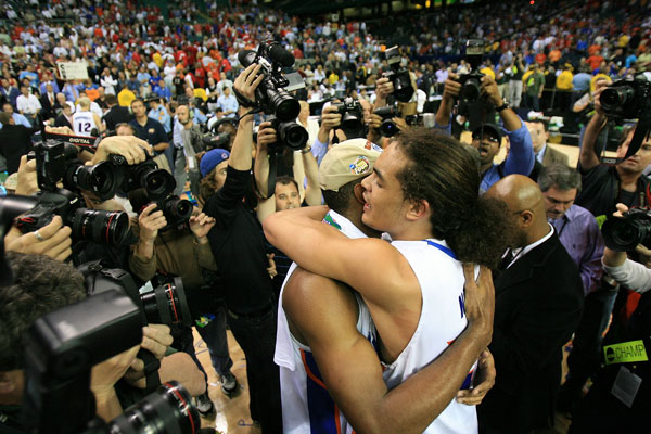 Florida Gators Joakim Noah and Al Horford celebrate their victory.