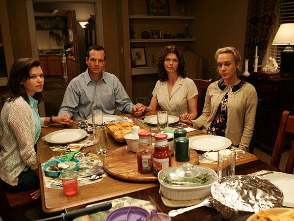 Ginnifer Goodwin, Bill Paxton, Jeanne Tripplehorn, and Chloë Sevigny in HBO's Big Love.