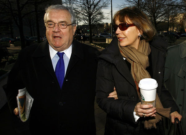 Judith Miller and her lawyer, Bob Bennett.