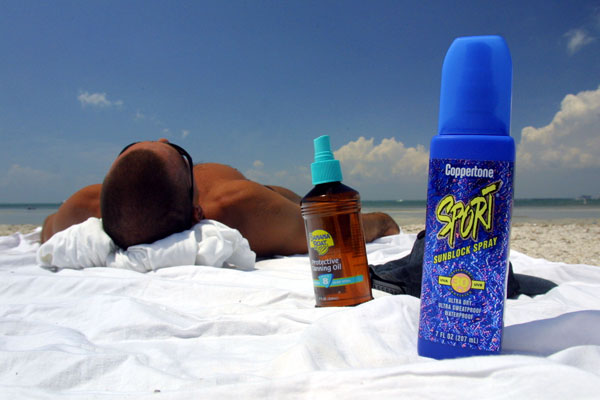 How are SPF ratings for sunscreens determined?