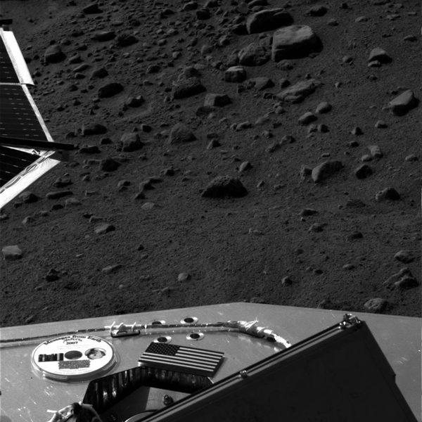 Phoenix lander arrives on Mars.