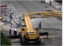 A crane collapse on Manhattan's Upper East Side. Click image to expand.