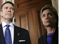 Sens. Bill Frist and Hillary Clinton. Click image to expand.