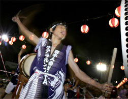 Bon Odori dance festival. Click image to expand.