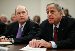 General Motors CEO Fritz Henderson (L) and Chrysler Deputy CEO James Press.