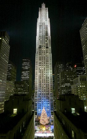 30 Rock provides the seasonal backdrop.