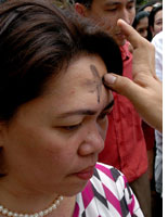 Ash Wednesday in the Philippines. Click on image to expand. 