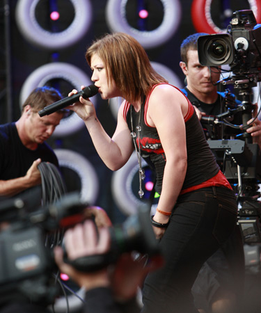 Kelly Clarkson.
