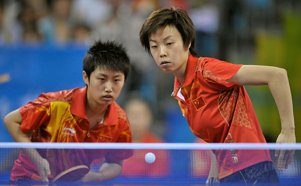 Guo Yue and Zhang Yining at the Beijing Olympics.