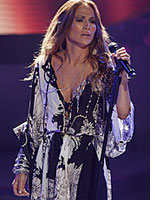 Jennifer Lopez on American Idol. Click image to expand.