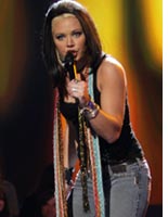 Amanda Overmyer performs on American Idol