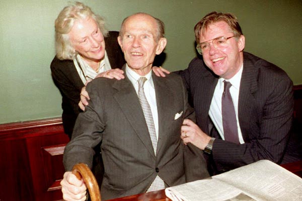Alger Hiss (center), his wife, Isabel, and son Tony.