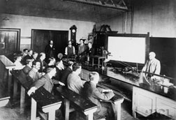 Reconstruction of William Bayliss’s physiology lecture.