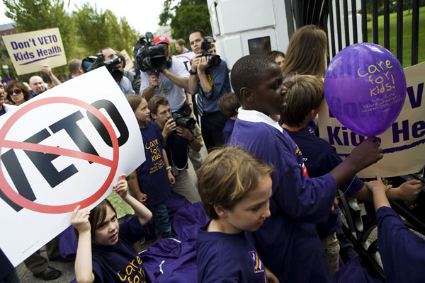 Children asked President Bush not to veto the State Children's Health Insurance Program.