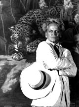 Kinski with lion backdrop