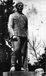 Frank Mehnert's pioneer statue
