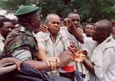 Etienne Tshisekedi resists arrest