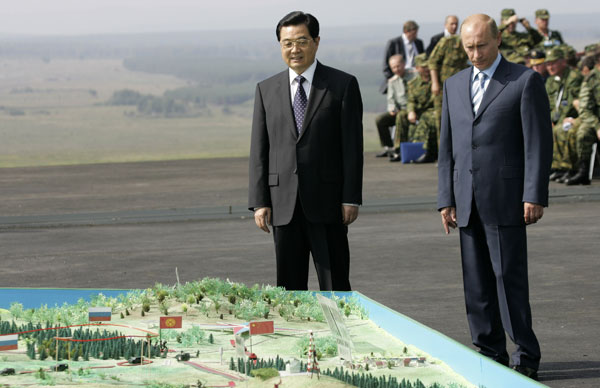 Chinese President Hu Jintao and Russian President Vladimir Putin.