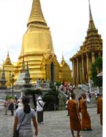 A wat next to the royal palace